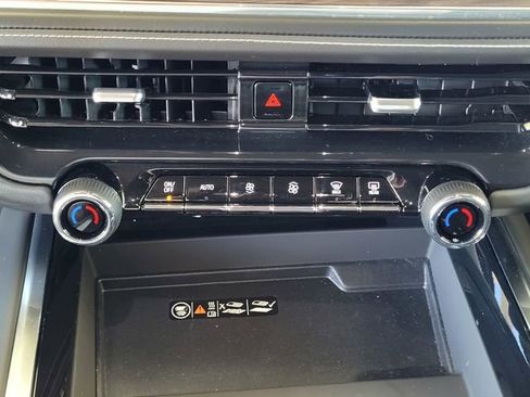 Used 2025 Chevrolet Tahoe Premier AWD/4WD image 21