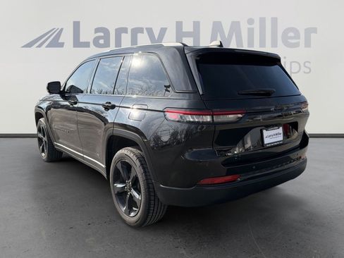 Used 2023 Jeep Grand Cherokee Altitude image 6