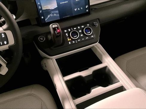 Certified 2025 Land Rover Defender 110 S AWD/4WD image 18