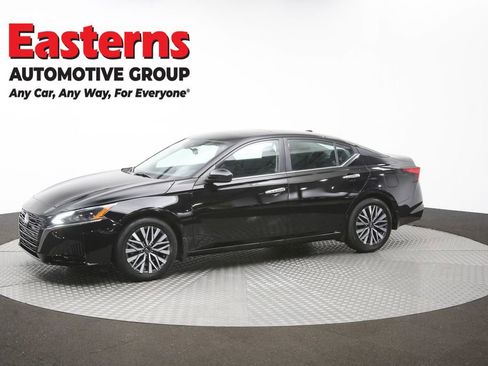 Used 2024 Nissan Altima 2.5 SV w/ SV Premium Package FWD image 58