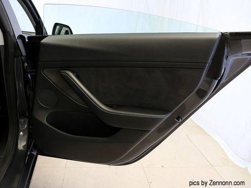 Used 2023 Tesla Model 3 Standard Range image 27