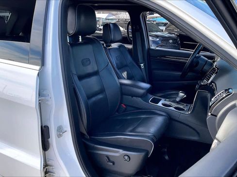Used 2019 Jeep Grand Cherokee Overland image 9