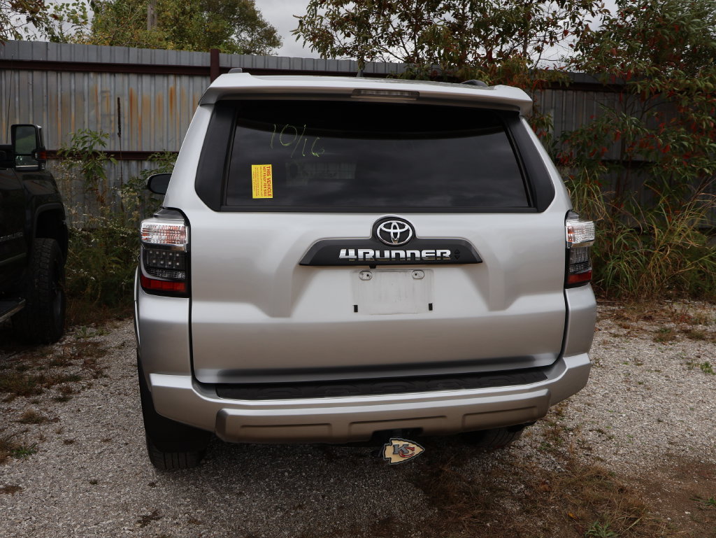 Used 2021 Toyota 4Runner TRD Off-Road Premium AWD/4WD image 17
