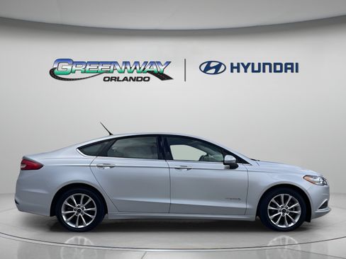 Used 2017 Ford Fusion S FWD image 2