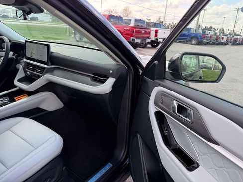 New 2026 Ford Explorer Platinum AWD/4WD image 21