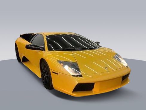 Used 2004 Lamborghini Murcielago Coupe image 2