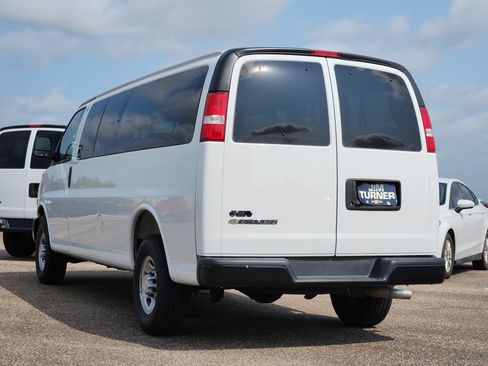 Used 2025 Chevrolet Express 3500 LS RWD image 5