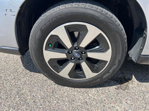 Used 2017 Subaru Forester 2.5i Limited AWD/4WD image 25
