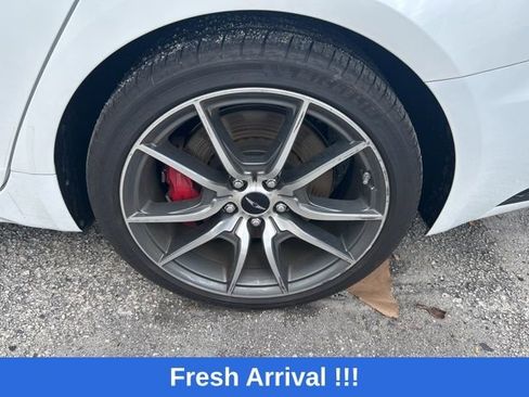 Used 2025 Genesis G70 2.5T image 11