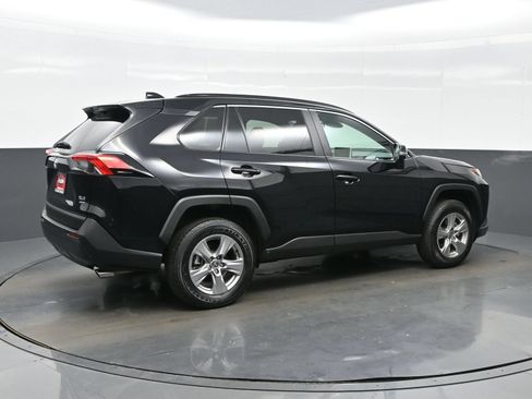 Used 2025 Toyota RAV4 XLE AWD/4WD image 6