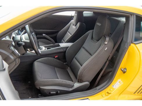 Used 2010 Chevrolet Camaro SS RWD image 10
