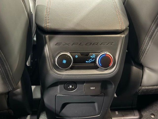 Used 2026 Ford Explorer Active w/ Active Comfort Package RWD image 30