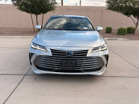 Used 2019 Toyota Avalon Limited w/ Advanced Safety Package FWD image 4