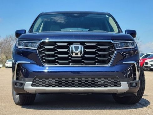 Used 2025 Honda Pilot EX-L image 2