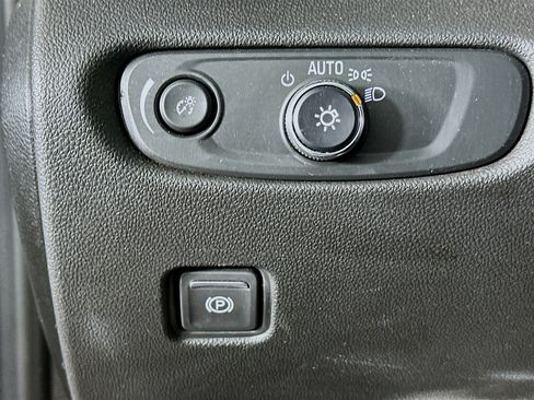 Used 2025 Chevrolet Blazer LT image 16