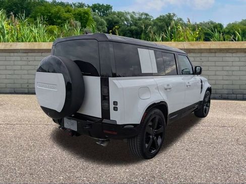 New 2026 Land Rover Defender 110 V8 image 4