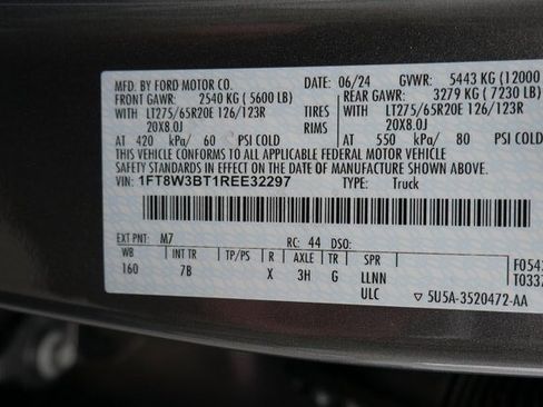 Certified 2024 Ford F350 Platinum image 30