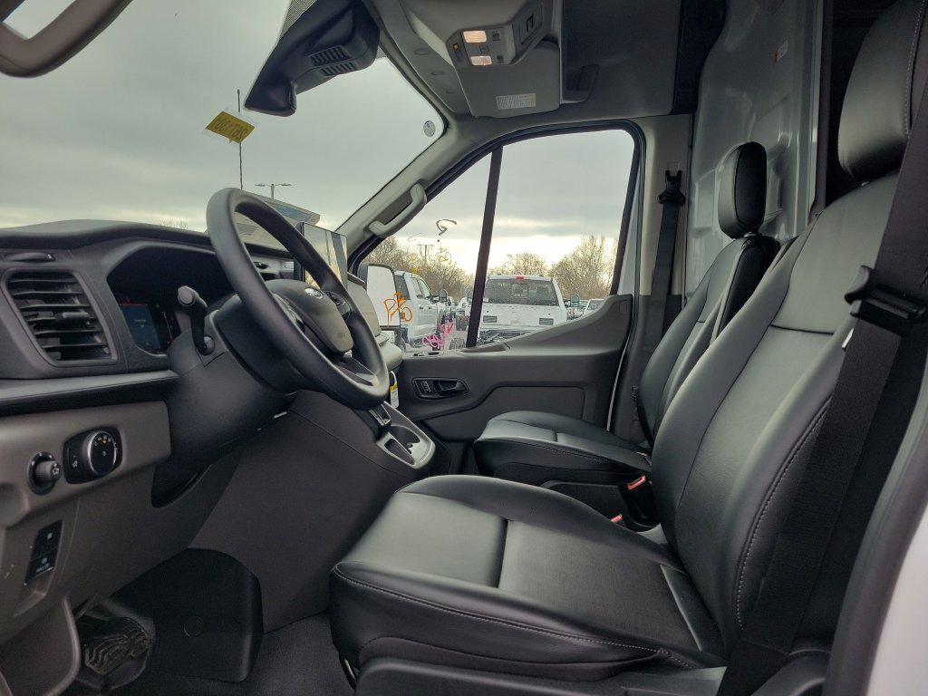 New 2026 Ford Transit 250 148 Medium Roof RWD image 17