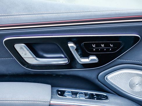 Certified 2023 Mercedes-Benz EQS 580 4MATIC Sedan image 22