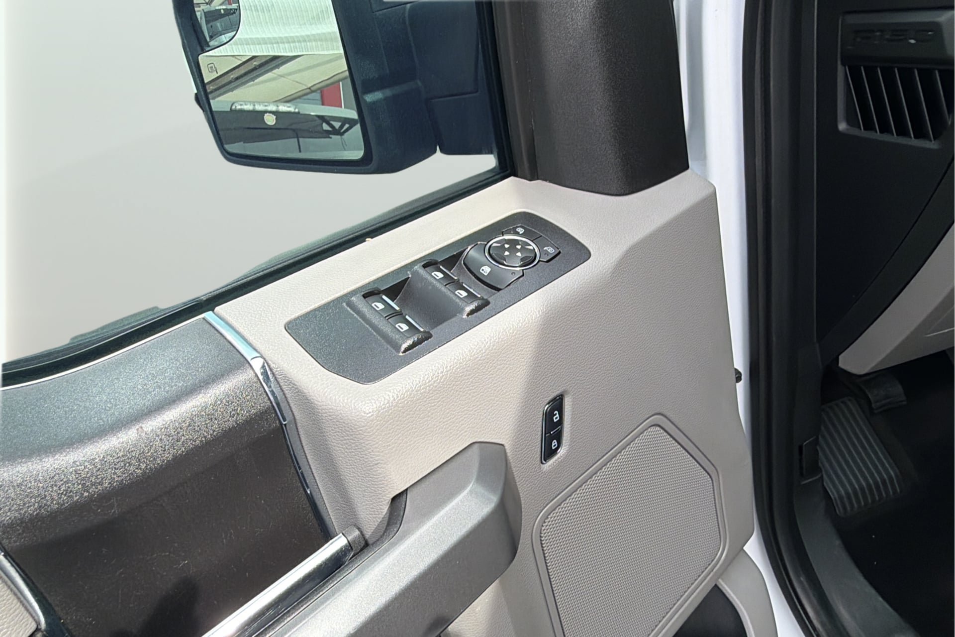 Used 2017 Ford F150 XLT AWD/4WD image 19