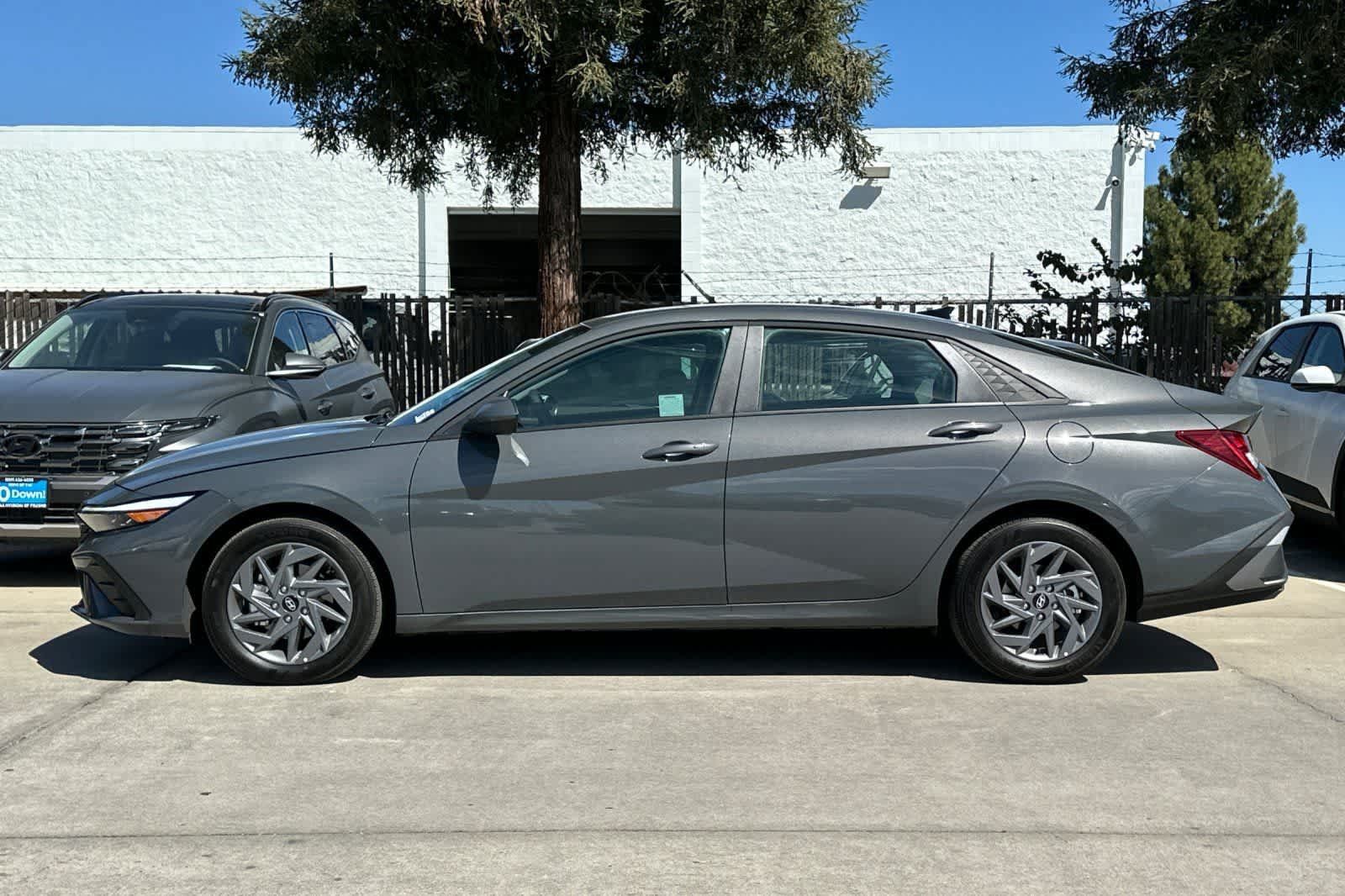 Used 2026 Hyundai Elantra Hybrid FWD image 6