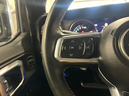 Used 2023 Jeep Wrangler Unlimited Sahara w/ Cold Weather Group image 19