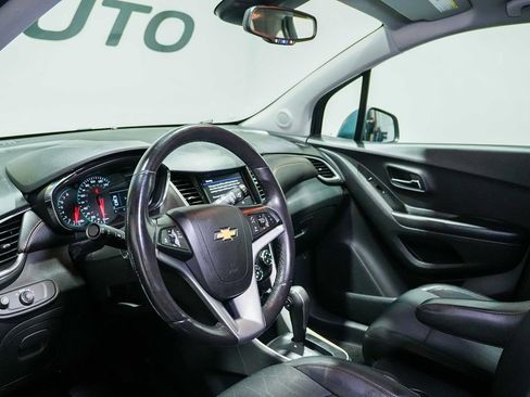 Used 2022 Chevrolet Trax LT w/ Driver Confidence Package AWD/4WD image 13