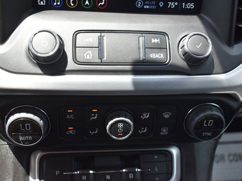 Used 2023 GMC Acadia SLT image 31