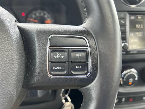 Used 2015 Jeep Patriot High Altitude AWD/4WD image 16
