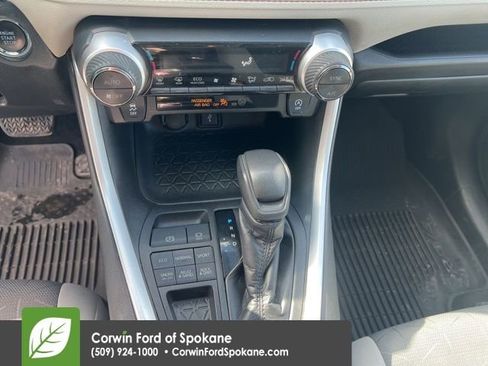 Used 2020 Toyota RAV4 XLE w/ Convenience Package image 14