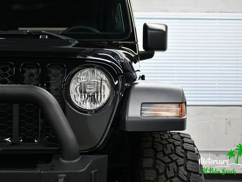 Used 2024 Jeep Wrangler Unlimited Sport AWD/4WD image 31