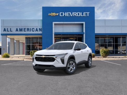 New 2026 Chevrolet Trax LS w/ Driver Confidence Package FWD image 8