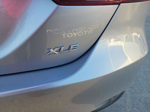 Certified 2018 Toyota Camry XLE image 6