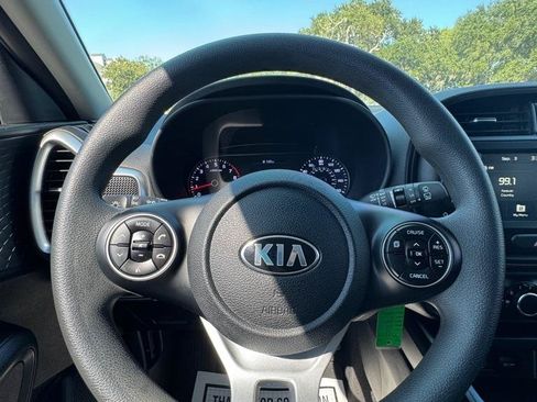 Used 2021 Kia Soul S FWD image 19