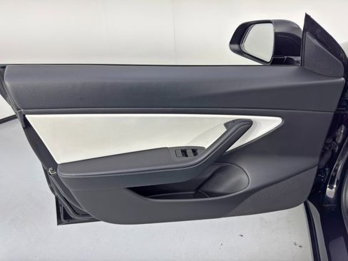 Used 2021 Tesla Model 3 Standard Range Plus image 43