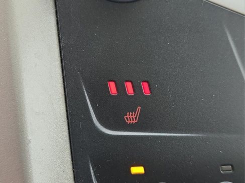 Used 2014 Ford Fusion SE w/ Equipment Group 202A image 25