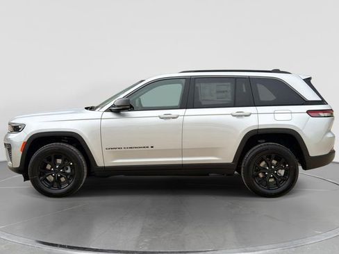 New 2026 Jeep Grand Cherokee Altitude AWD/4WD image 7