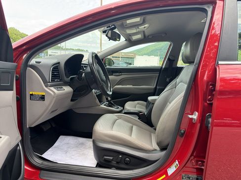 Used 2017 Hyundai Elantra Limited FWD image 10