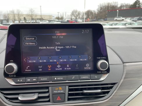 Used 2025 Nissan Altima 2.5 SV image 21