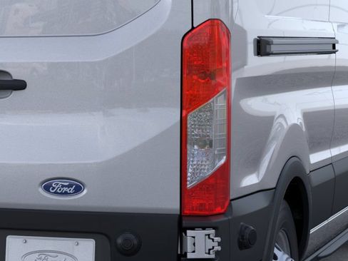 New 2026 Ford Transit 250 148 Medium Roof RWD image 21