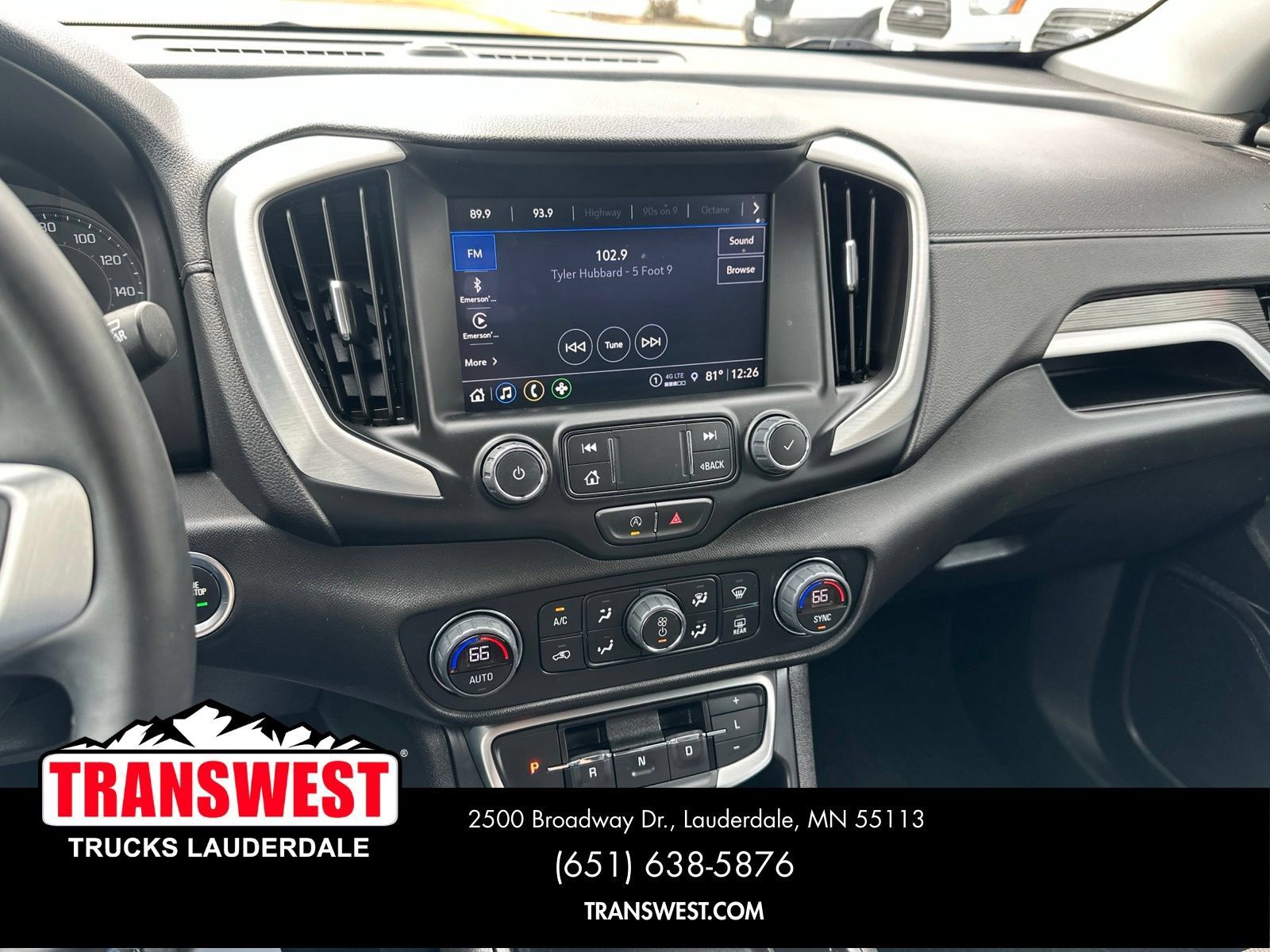 Used 2024 GMC Terrain SLT AWD/4WD image 17