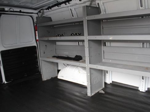 Used 2022 GMC Savana 2500 image 28