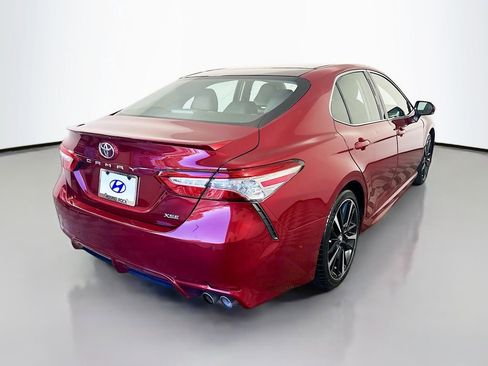 Used 2018 Toyota Camry XSE image 5