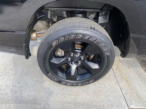 Used 2019 RAM 1500 Big Horn AWD/4WD image 14