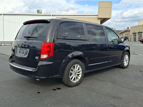 Used 2016 Dodge Grand Caravan SXT FWD image 6