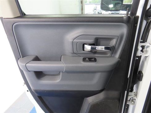 Used 2024 RAM 1500 Classic SLT AWD/4WD image 25
