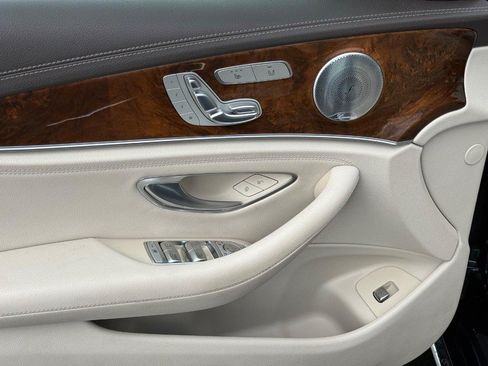 Used 2017 Mercedes-Benz E 300 4MATIC image 30