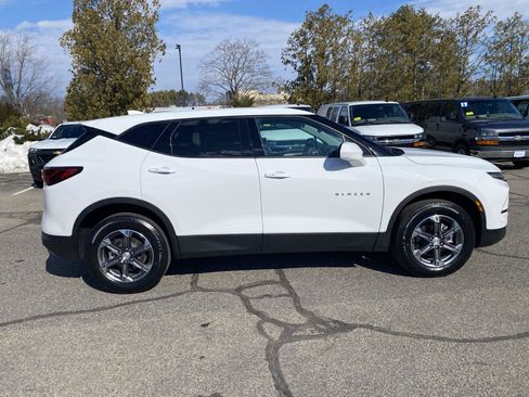 Used 2025 Chevrolet Blazer LT AWD/4WD image 8