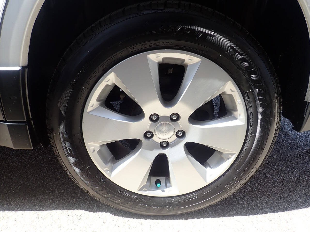 Used 2011 Subaru Outback 2.5i Premium w/ All-Weather Pkg AWD/4WD image 37