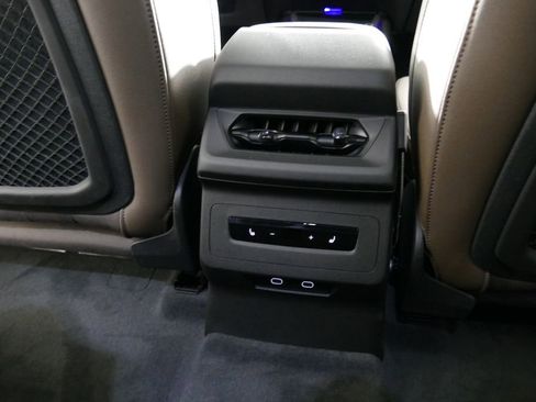 Certified 2025 Audi A6 e-tron Prestige image 4